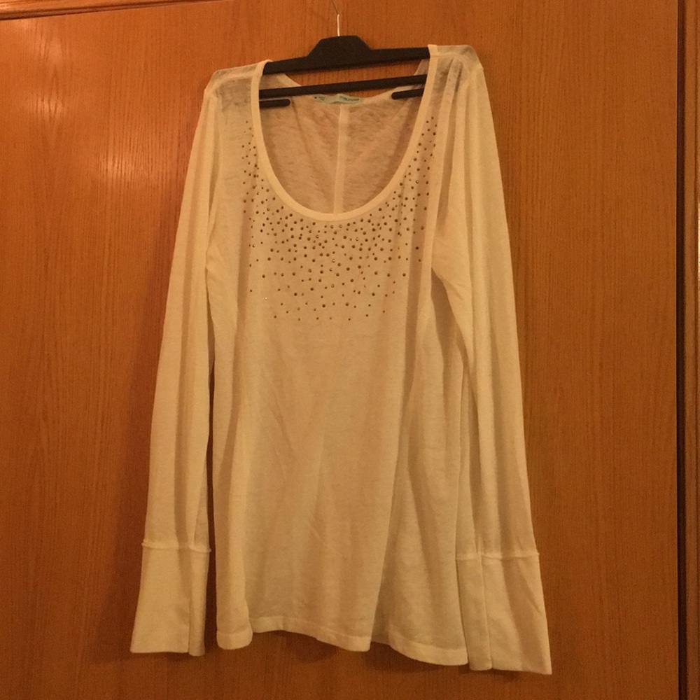 Long sleeve white shirt with studs